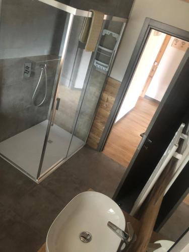 2 bedrooms, 3 beds