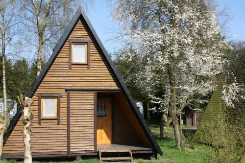 2 bedrooms, 4 beds