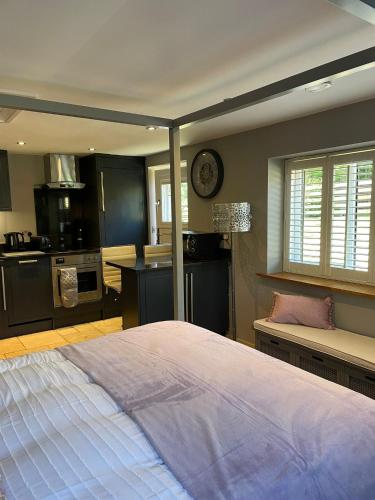 Picture of Honeysuckle Cottage - Hillside Holiday Cottages, Cotswolds