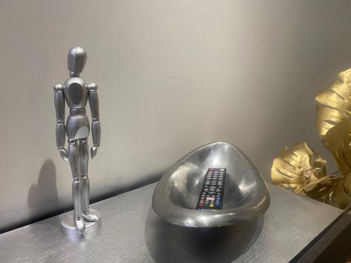 NEW LUXURY CYBERPUNK 1Bed Studio Serviced Apartment Notting Hill London Free WIFI & NETFLIX Central Location Perfect for Solo & Coupled Guests, Londýn (fotografie 9)