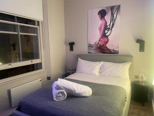 NEW LUXURY CYBERPUNK 1Bed Studio Serviced Apartment Notting Hill London Free WIFI & NETFLIX Central Location Perfect for Solo & Coupled Guests, Londýn (fotografie 4)