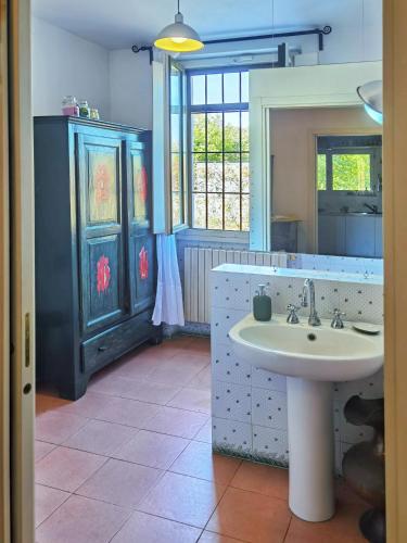 Bathroom, B&B Due Fiumi 1908 in Travaco Siccomario