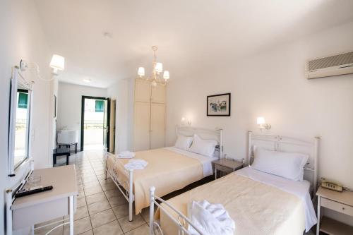 Santa Marina Hotel - image 5