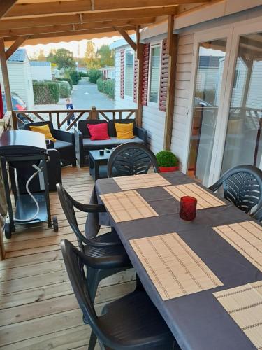 Létesítmények, Grand mobilhome spacieux 8 places frejus/straphael in Cais