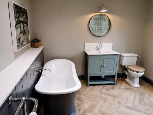 Stunning New Forest Cottage close to Paultons Park in Ower
