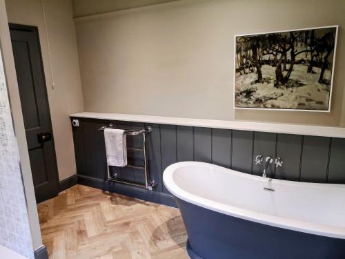 Stunning New Forest Cottage close to Paultons Park in Ower
