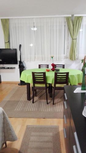 STUDIO APARTMAN Marita Room Type - Deluxe Queen Studio 