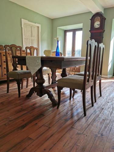 Létesítmények, La casona El Espín (La casona El Espin) in Villayon