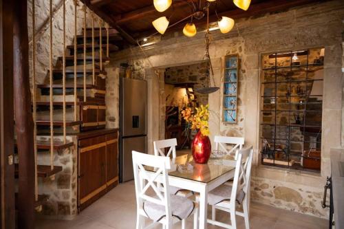 Dioni Stone House in Gorgolaini