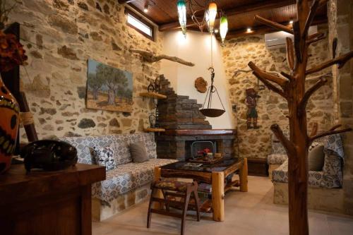 Dioni Stone House in Gorgolaini