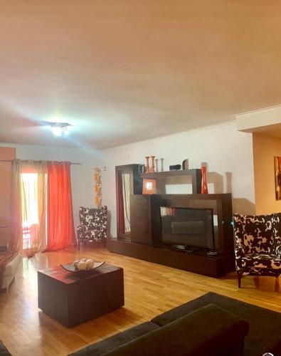 Apartamento T-3 com piscina em Caxias gîte à louer Paço de Arcos