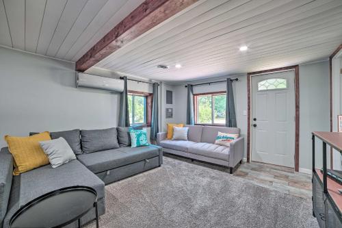 Prudenville Retreat with Yard about 1 Mi to Lake! in Houghton Lake, USA