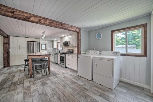 Prudenville Retreat with Yard about 1 Mi to Lake! Prudenville Retreat with Yard about 1 Mi to Lake!