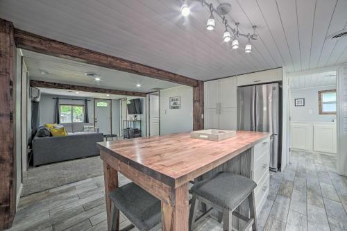 Prudenville Retreat with Yard about 1 Mi to Lake! Prudenville Retreat with Yard about 1 Mi to Lake!