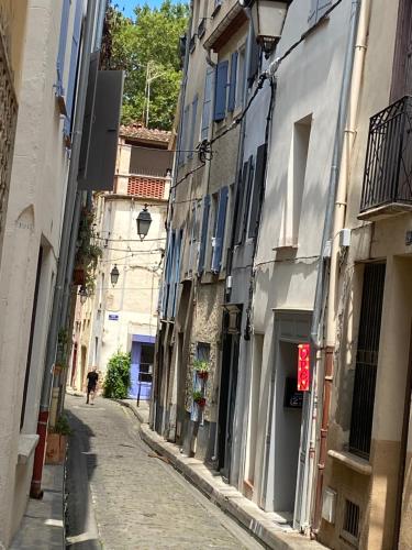 Immersion au Centre historique de Ceret - Location saisonnière - Céret