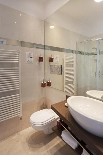 Exclusive Double Room with Partial Lake View