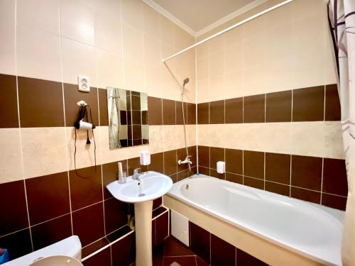 Sarai-Batu Guest House - Tap to explore photos
