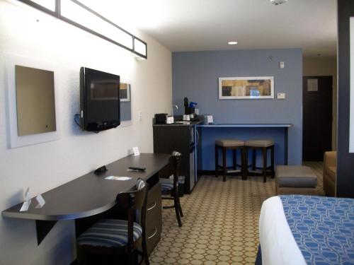 Microtel Inn & Suites by Wyndham Spring Hill/Weeki Wachee in Weeki Wachee, USA