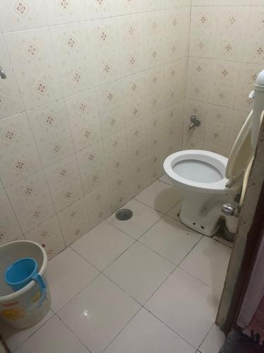Budget Single Room image 5