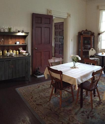 ห้องอาหาร, เดอะ บอร์แลนด์ เฮาส์ อินน์ (The Borland House Inn) in มอนตโกเมอรี (นิวยอร์ก)
