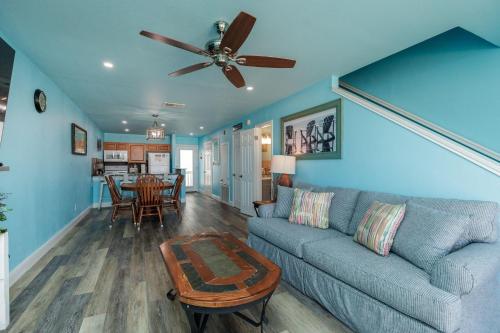El Constante 208 by Padre Escapes - image 6