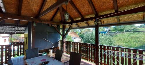 شرفة/ تراس, Kuća za odmor ,Erdelj 21 B (Kuca za odmor ,Erdelj 21 B) in Gornji Zvečaj
