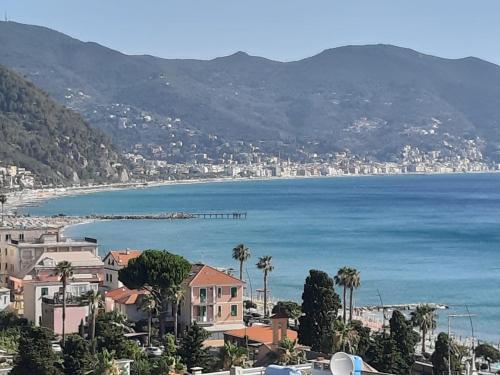 APPARTAMENTO LAIGUEGLIA VISTA MARE a 3 minuti a piedi dal mare