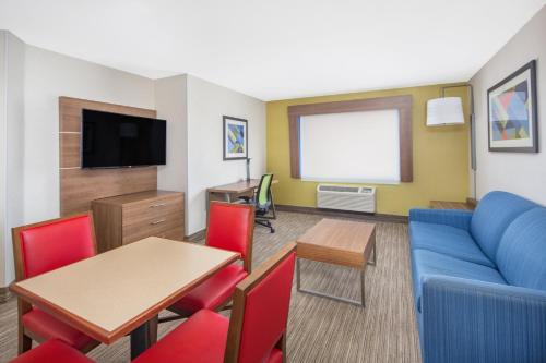 Holiday Inn Express Hotel & Suites Bishop