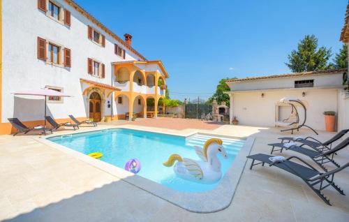 Holiday House Karla Valentina – khách sạn tại Radetici