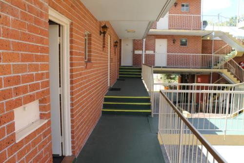 Greenslopes Motor Inn - image 2
