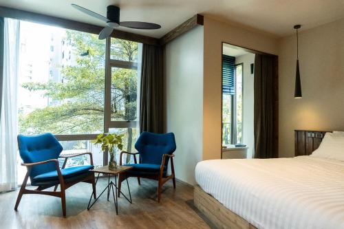 Tints of Blue Hotel Room Type - Suite