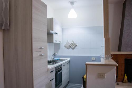 virtuve, Casa degli Ulivi con PARCHEGGIO PRIVATO in San Fele