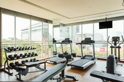 홀리데이 인 익스프레스 세마랑 심팡 리마 바이 IHG - 피트니스 센터