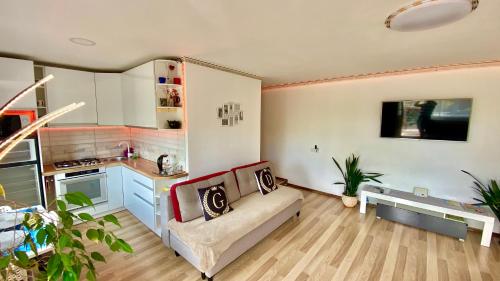 NeriesApartment No.2 Bedrooms Modern Suite In Centrum - image 2