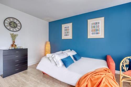 Le bleu, très bien situé 1mn centre commerciale, Disney PARKING GRATUIT, Serris (zdjęcie 6)