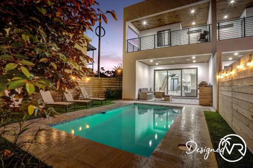 Modern beauty with Private Heated POOL- UNIT B near Rocco's Tacos & Tequila Bar - Fort Lauderdale