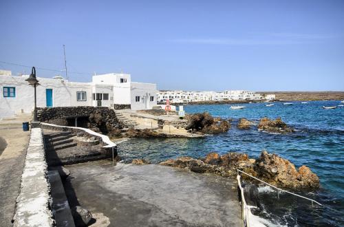 SeaSide Piscina Natural Las Salinas