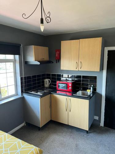 Hatfield SAVE-MONEY Rooms - 10over10 for PRICE! in Welwyn Garden City