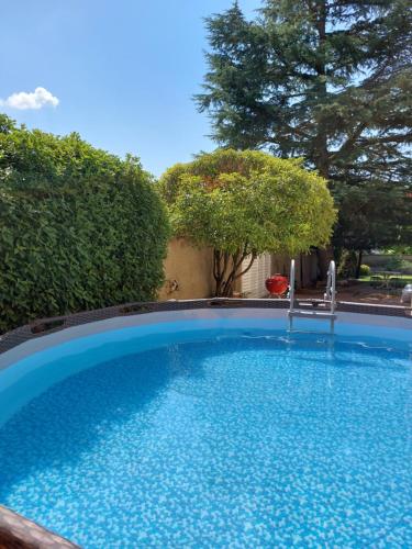 Casa sencera amb piscina privada in Torà