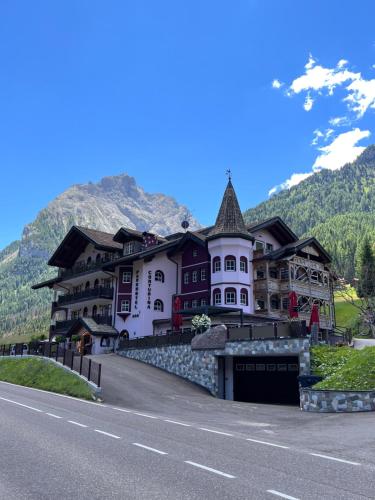 Albergo Conturina - Hotel - Canazei di Fassa