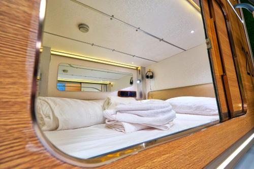 Ljubljana Capsule Hostel near Lihuniku sild