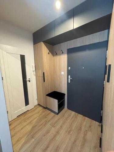 One-Bedroom Apartment image 6