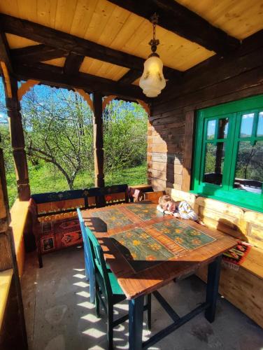 La sat - Mândră Ioană La sat - Mândră Ioană