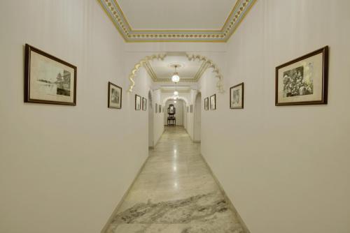 Hotel Raj Palace By Howard (Udaipur)