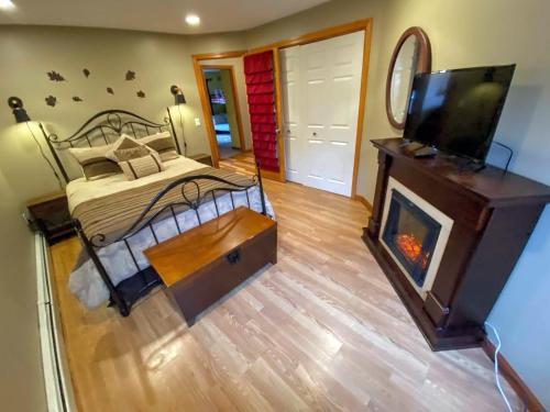 C1 Top Rated Ski-In Ski-Out Townhome Great views fireplaces fast wifi AC! Short walk to slopes - image 7