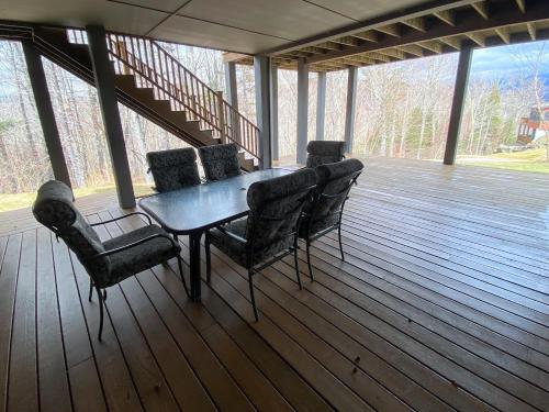 P5 Ski-in Ski-out rare find!! Presidential View single family with garage pool table ping pong - image 9
