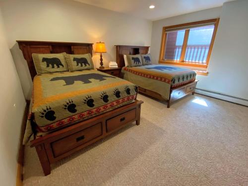 P5 Ski-in Ski-out rare find Presidential View single family with garage pool table ping pong P5 Ski-in Ski-out rare find Presidential View single family with garage pool table ping pong