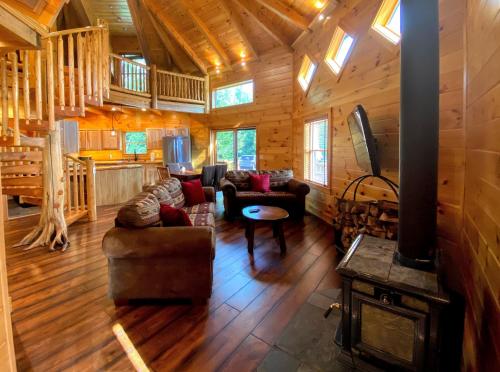 OR Luxury 'yurt-like' home in Bretton Woods with private beach firepit AC fishing and trails! - image 7