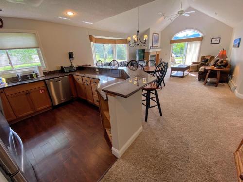 F5 Renovated home on golf course in Bretton Woods AC - image 14