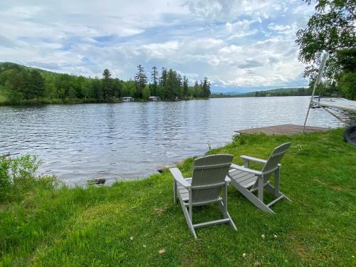 Amazing lakefront home in the White Mountains with game room, theater - Whitefield